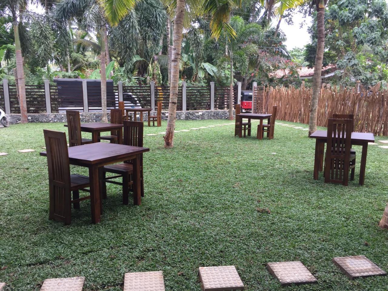 Bay Hiriketiya Hotel Dikwella Exterior foto