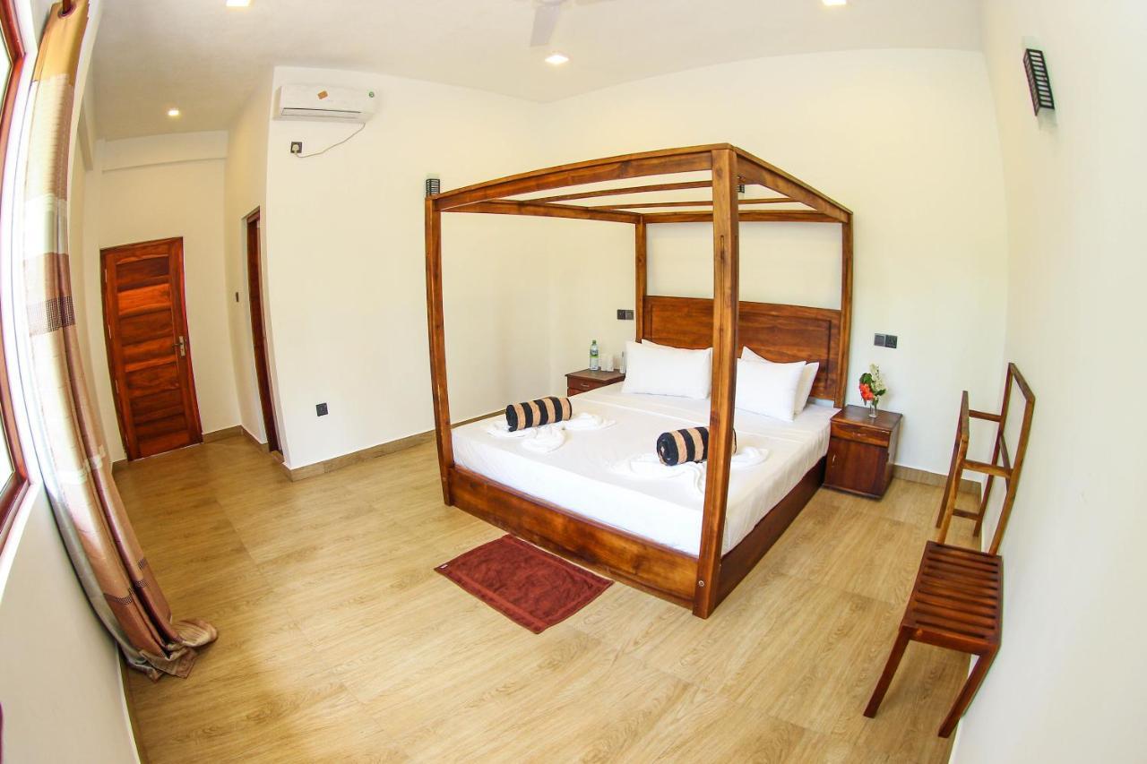Bay Hiriketiya Hotel Dikwella Exterior foto