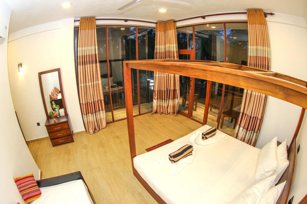 Bay Hiriketiya Hotel Dikwella Exterior foto